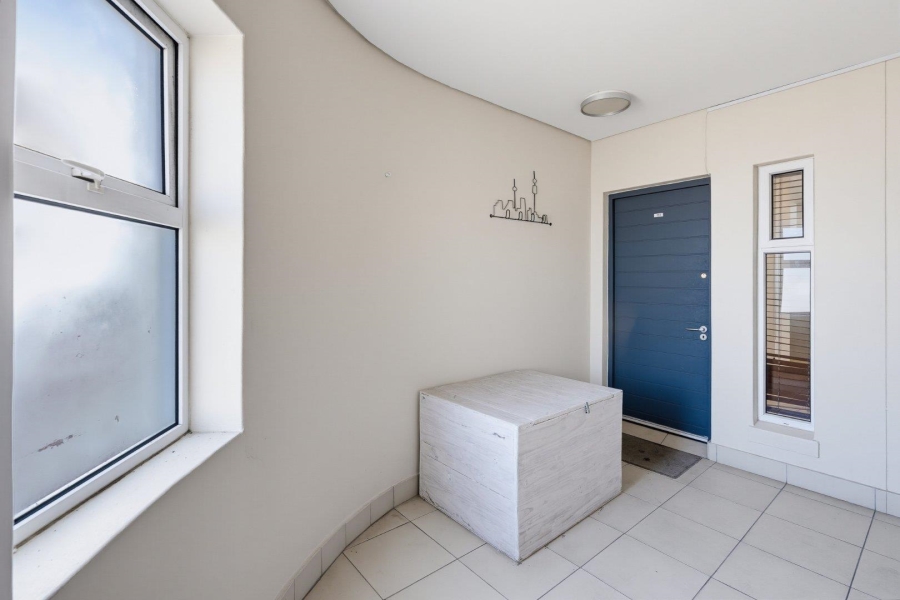 To Let 2 Bedroom Property for Rent in Lagoon Beach Western Cape